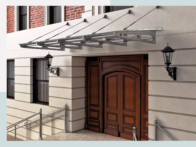 Металлические козырьки от 610 руб. в Серпухове